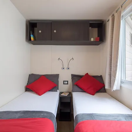מלון Centro Vacanze Isuledda 4*