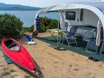 מלון Centro Vacanze Isuledda 4*