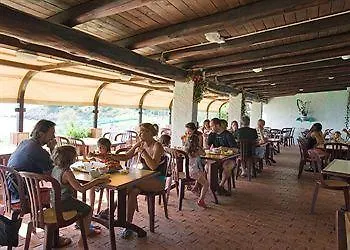 Centro Vacanze Isuledda מלון