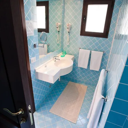 Otel Centro Vacanze Isuledda 4*