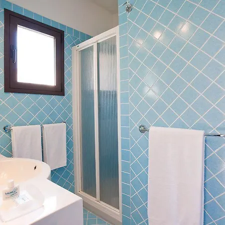 מלון Centro Vacanze Isuledda קניגיונה