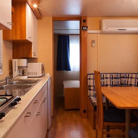 מלון Centro Vacanze Isuledda 4*