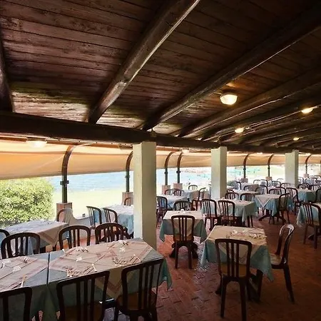 Centro Vacanze Isuledda מלון
