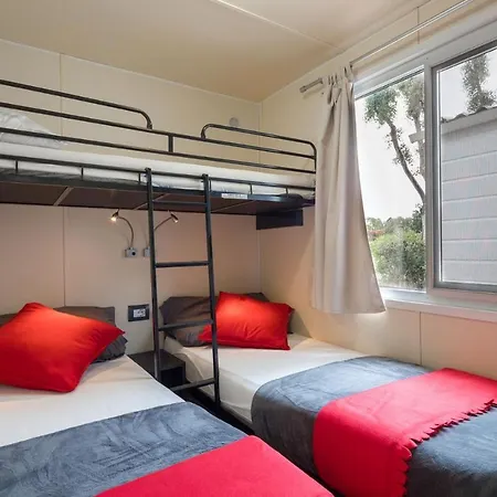 מלון Centro Vacanze Isuledda קניגיונה