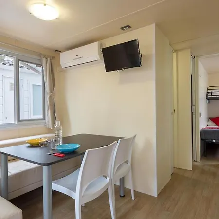 מלון Centro Vacanze Isuledda