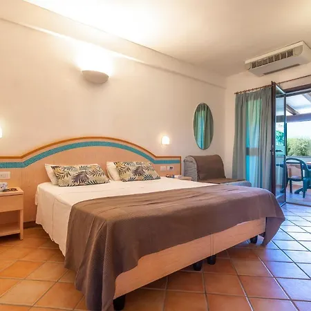 מלון Centro Vacanze Isuledda