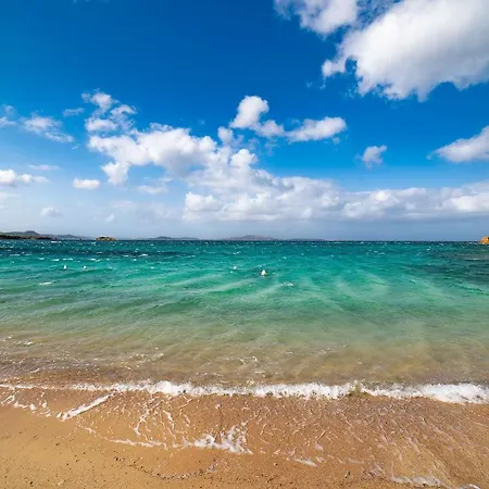 Centro Vacanze Isuledda מלון 4*