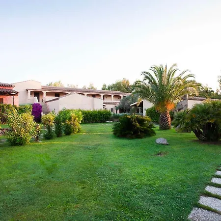 מלון Centro Vacanze Isuledda קניגיונה