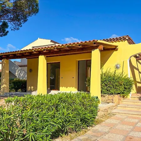 Centro Vacanze Isuledda 4* كانّيجوني