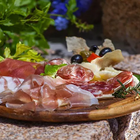 Hotell Centro Vacanze Isuledda 4*