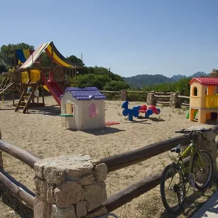 Centro Vacanze Isuledda Hotel