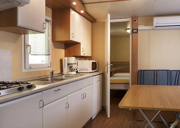 فندق Centro Vacanze Isuledda 4*