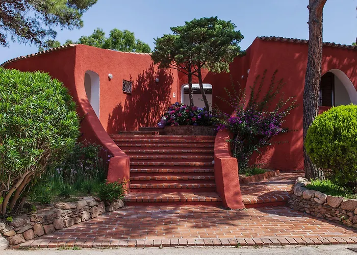 Centro Vacanze Isuledda Hotel