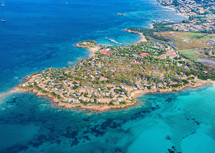 Centro Vacanze Isuledda فندق كانّيجوني