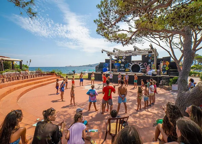 Centro Vacanze Isuledda Hotel